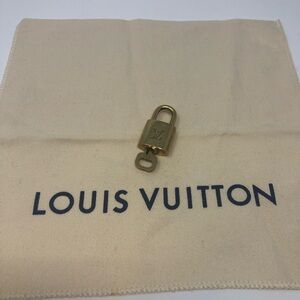 Louis Vuitton #3️⃣0️⃣5️⃣ Lock & Key